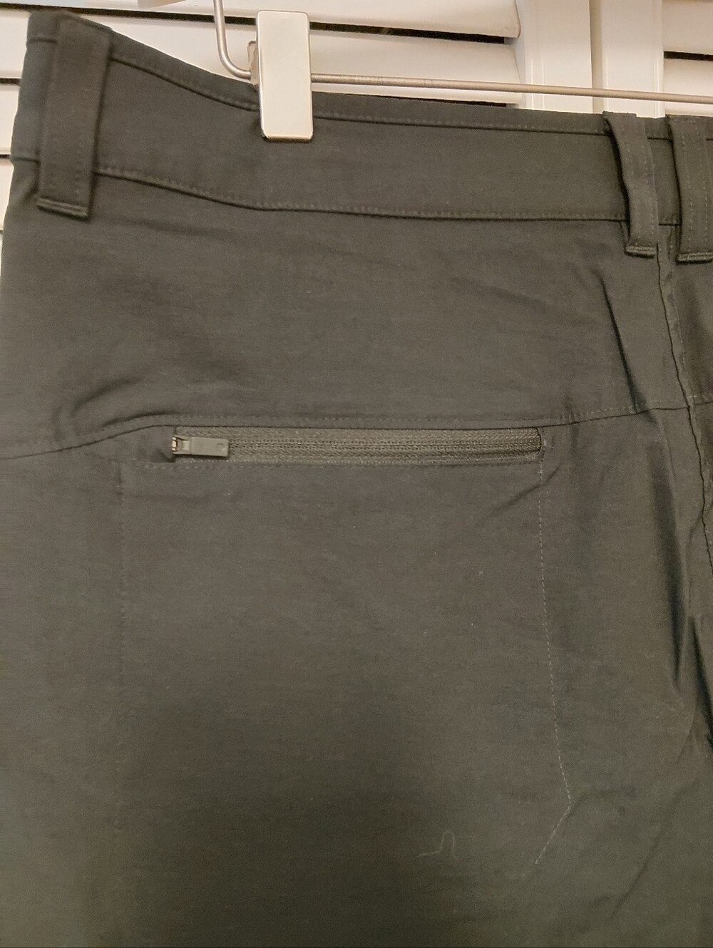 Mountain Hardwear Men's Black Stretch Utility Hiking Pants - Picture 8 of 13